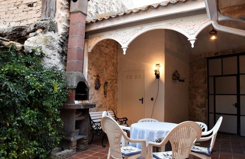 Montemayor de Pililla House | The Rural House "El Camino" located in a building of more than one hundred years