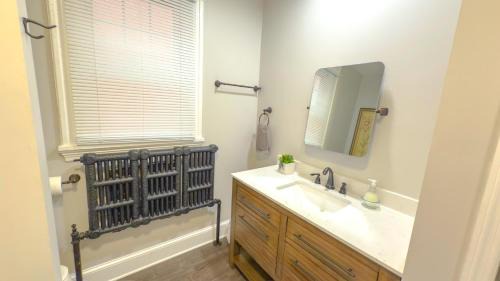 Albany Apartment | The Rustic Home Albany NY - 3 Bedroom Private Second Floor Apartment