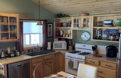 Hermosa Cabin | The Rustic Rooster Inn, Breathtaking Views, Between Downtown Durango & Purgatory
