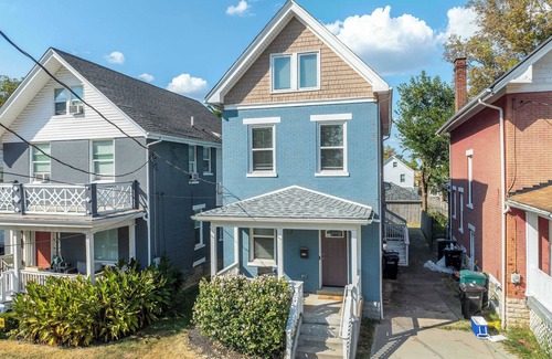 Cincinnati House | The Ruth House – Historic 4 BDR!