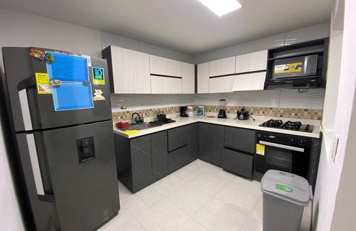 Guayabal House | THE SAFE AND QUIET YELLOW HOUSE