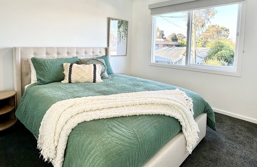 Bendigo House | The Sage Cottage - Explore Bendigo CBD on foot!