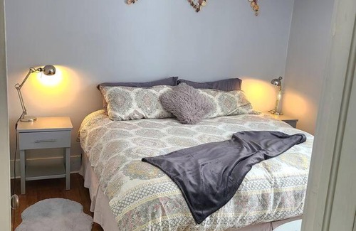 Port Elgin House | The Sailing Gypsy and Bunkie Summer weeks Sat to Sat