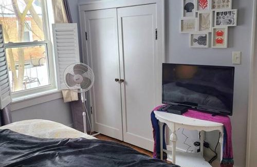 Port Elgin House | The Sailing Gypsy and Bunkie Summer weeks Sat to Sat