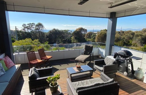 Greens Beach House | The Salty Gem - Greens Beach Tasmania