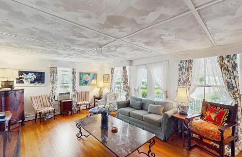 Oak Bluffs House | The Samoset