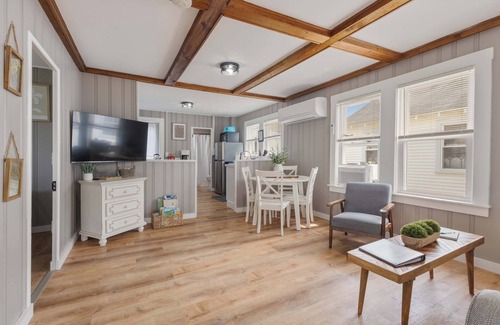 Hampton Cabin | The Sand Bar - Heart of Hampton Beach!