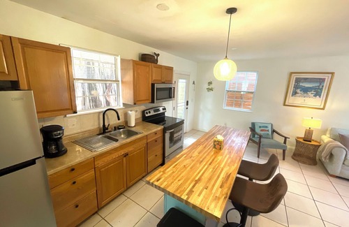 Gulfport House | The Sand Dollar – Charming Bungalow in Gulfport, Minutes from Downtown St. Pete