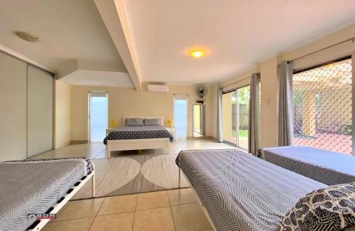 Traviston House | The Sandcastle