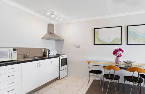Papamoa Beach Cottage | The Sandcastle - Papamoa Holiday Apartment