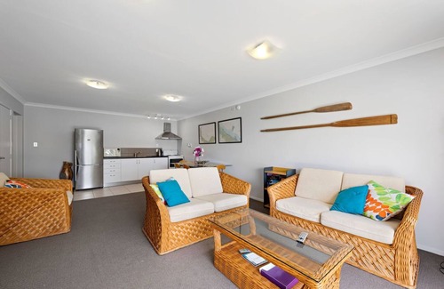 Papamoa Beach Cottage | The Sandcastle - Papamoa Holiday Apartment