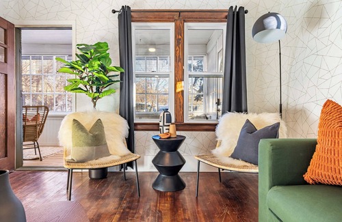 Drumheller House | The Sandlot | Stylish Retreat | Explore Drumheller