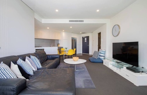 Newcastle Apartment | The Sandpiper A Newy Beachfront Beauty