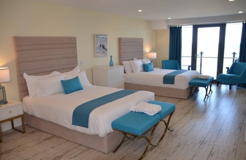 Sauble Beach Hotel | The Sands