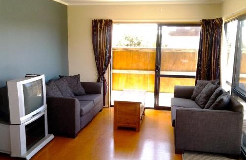 Matarangi House | The Sands - Matarangi Holiday House