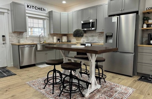 Low Moor Apartment | The Sapphire and Blush Retreat- 2 Bedroom Suite #5