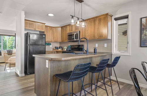 Sylvan Lake House | The Saturday | Perfect for Large Groups! | BBQ |