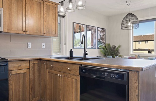 Sylvan Lake House | The Saturday | Perfect for Large Groups! | BBQ |