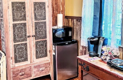 Franklin Springs Cottage | The Schoolhouse at Blueberry Brook