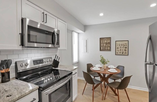 Downtown Columbus Apartment | The Schumacher Place - NEW 2 BR
