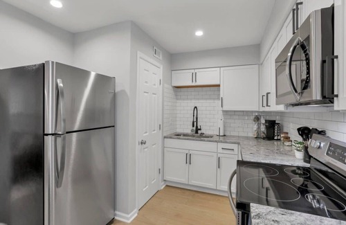 Downtown Columbus Apartment | The Schumacher Place - NEW 2 BR