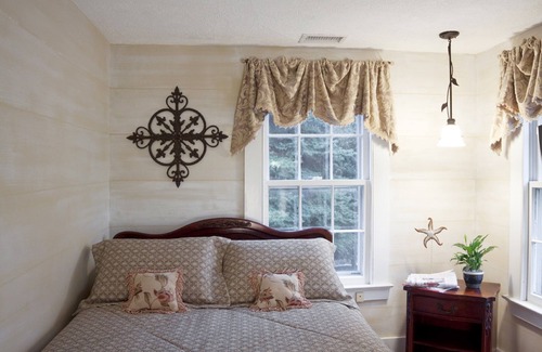 Madison Center Bed & Breakfast | The Scranton Seahorse Inn