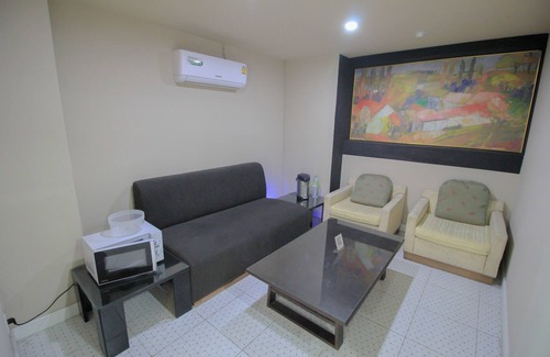 Ban Bang Saen Hotel | The Sea Bangsaen Hotel