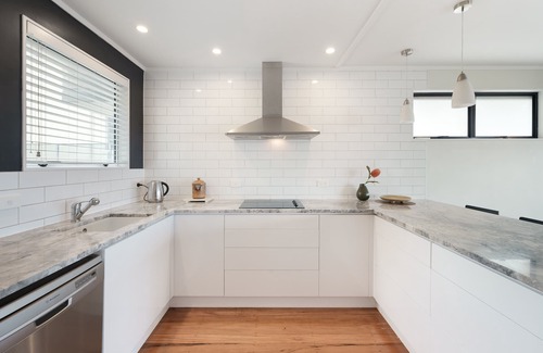 Mount Maunganui House | The Seafarer ~ Mount Maunganui - Beyonder Holiday Homes