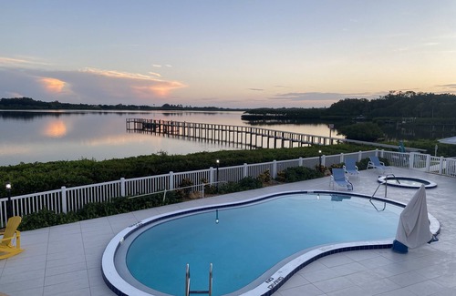 Palmetto House | The Seascape - a respite in paradise! Enjoy full resort amenities