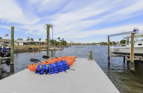 Bal Harbour House | The Seaside Retreat, FREE heated pool