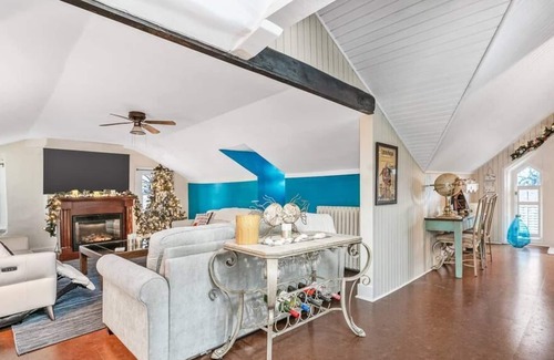 Cobourg Apartment | The Seaside Suite at Lakehurst