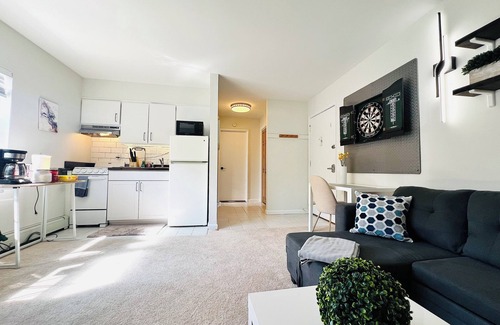 Stamford Apartment | The Season’s Luxe One Bedroom Apartment, Center of Stamford, Train2NYC