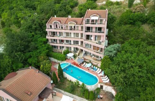 Kavarna Apartment | The Seaview jacuzzi Suite complex Karia