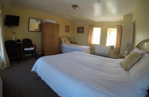 Malin Hotel | The Seaview Tavern