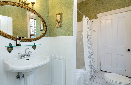 Kingston Bed & Breakfast | The Secret Garden B&B Inn
