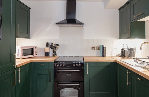 Kingussie Apartment | The Seelies - Aparthotel - The Monarch's Chambers - 2 Bedroom Apartment