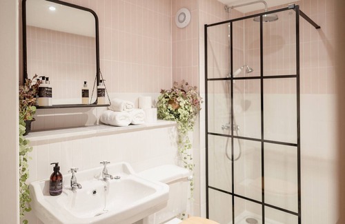 Kingussie Apartment | The Seelies - Aparthotel - The Baron's Dwelling - 2 Bedroom Apartment