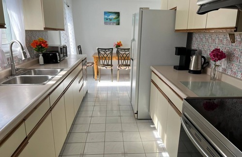 Agincourt House | The Self-Stainable House Suite near Agincourt Go