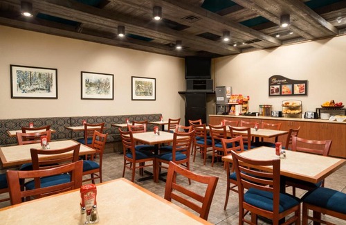Timmins Hotel | The Senator Hotel & Conference Center Timmins