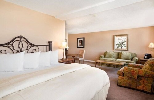 Timmins Hotel | The Senator Hotel & Conference Centre Timmins
