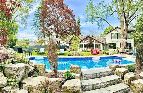 Clarkson-Lorne Park House | The Serenity Home Pool/Yoga/Game Room by the Lake