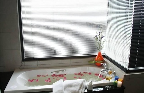 Ban Bang Saen Hotel | The Sez Hotel