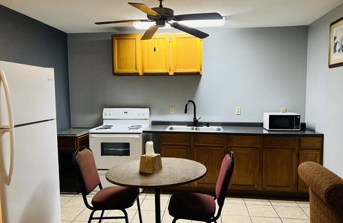 Lobdell/Woodale Hotel | The Shades Motel