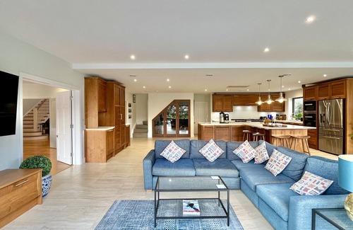 Hayling Island Cottage | The Shallows by inspirestays-com - a house that sleeps 12+2 guests in 6 bedrooms