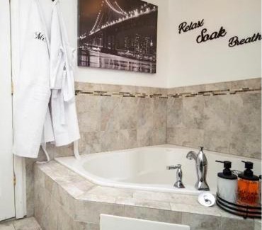 Roxborough House | The Shawmont Chateau