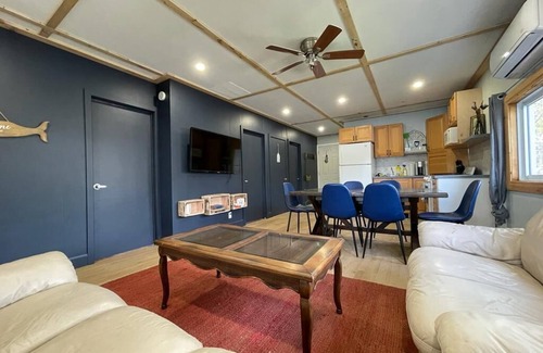 Selwyn House | The Shearer - 3-Bedroom Waterfront Cottage