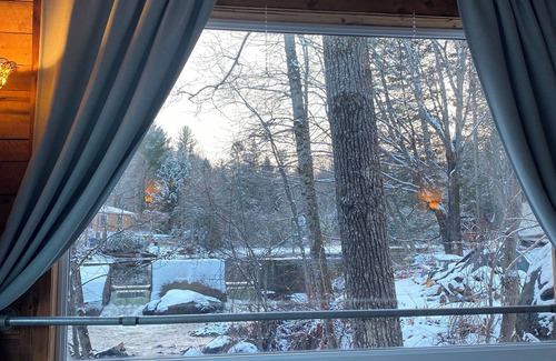 Morin Heights House | The Shed house