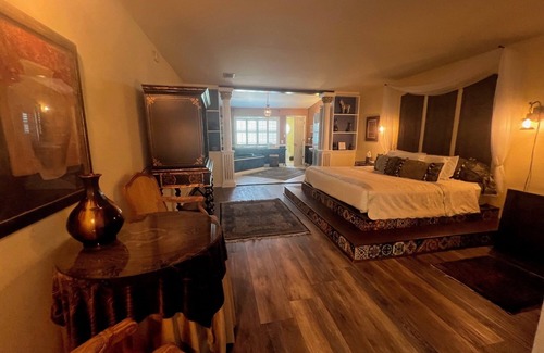 Hammond Bed & Breakfast | The Sheherazade Suite
