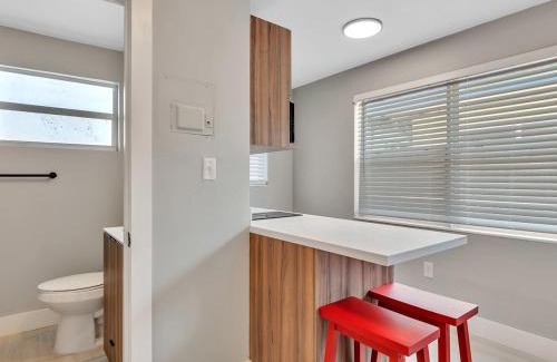 North Beach Apartment | The Shell on Walnut Studio Hollywood Beach Free Parking