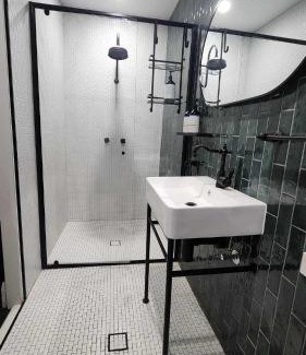 Lismore Hotel | The Sherwood Hotel